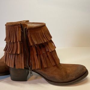 Steve Madden free bird 9 belle boots